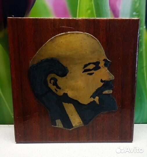 В.И. Ленин. Панно и обьемное фото