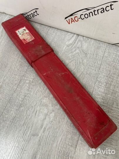 Знак аварийной остановки Volkswagen Passat B6 2.0
