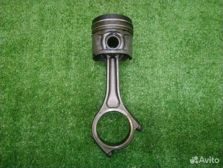 Шатун с поршнем Land Rover Discovery 3 L319 276DT