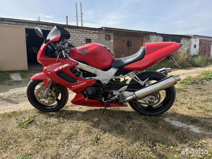 Продам Honda VTR 1000F