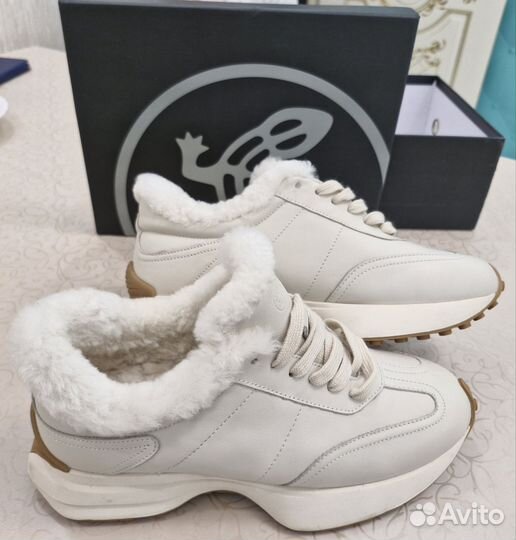 Кроссовки женские зимние 40 размер