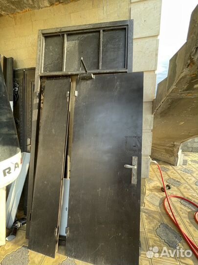 Железная дверь