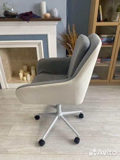 Кресло на колесиках