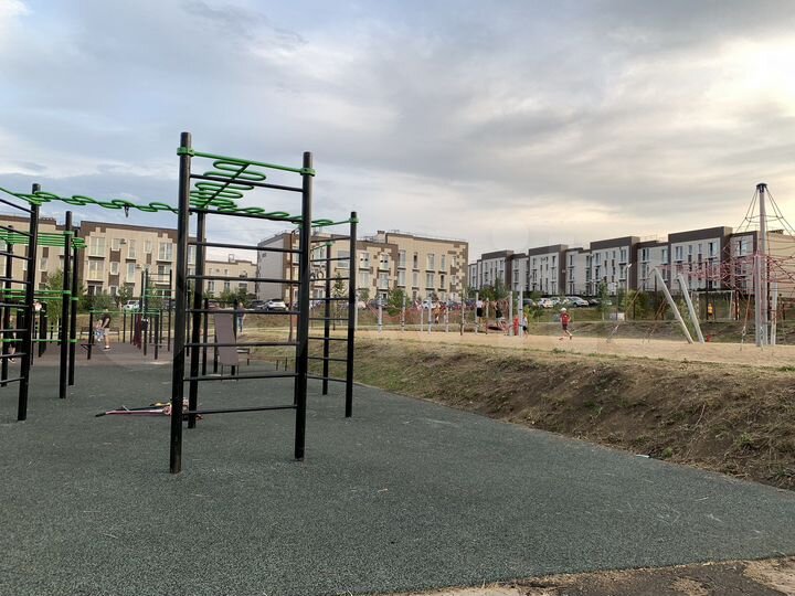 4-к. квартира, 108 м², 1/3 эт.