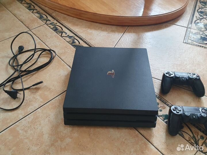PS4 PRO, Slim, 1000гб, прошитые, 4К, 2 джойстика