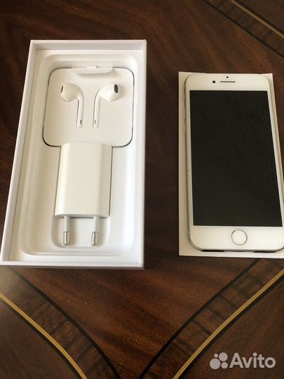 iPhone 8, 64 ГБ