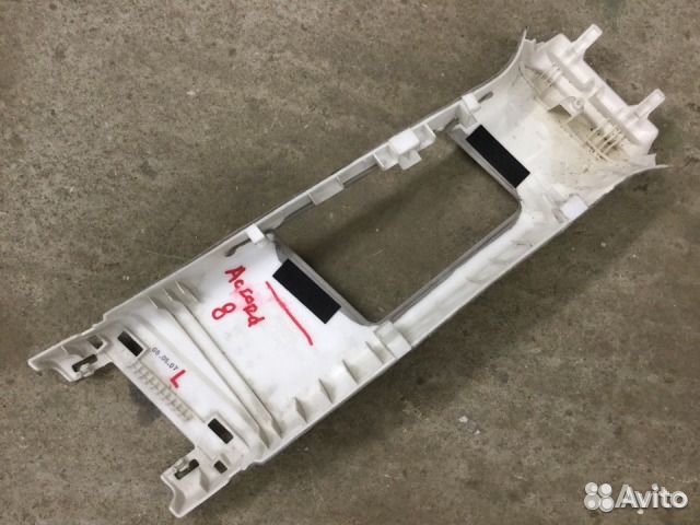 Обшивка стойки средняя Хонда Аккорд Vlll 2008-2013