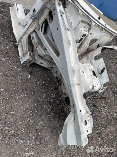 Лонжерон передний правый Mercedes-Benz W211