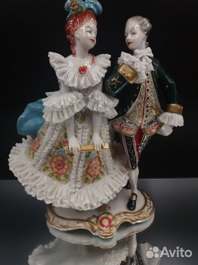 Фарфоровая статуэтка Дама с кавалером Volkstedt