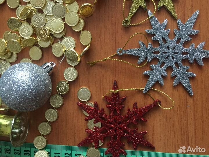 Новогодние игрушки и крепления