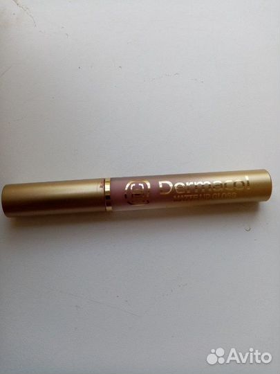 Матовая помада Dermacol
