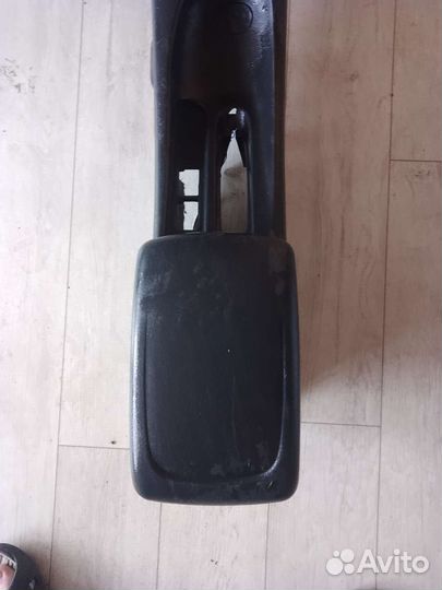 Подлокотник nissan almera n16
