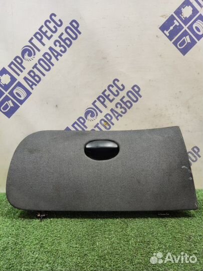 Бардачок Peugeot 206 хэтчбек 1.4 I 75 (TU3JP) 2007