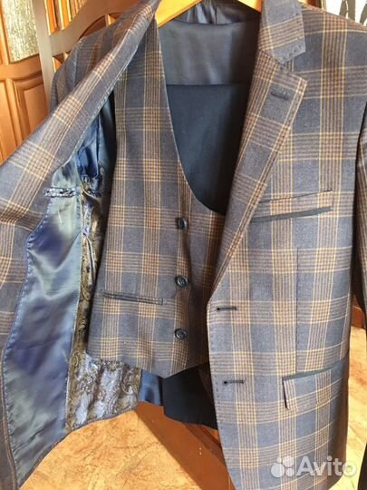 Костюм 3-ка,брюки,рубашки 134р