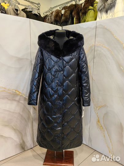 Пальто демисезонное с натуральным мехом