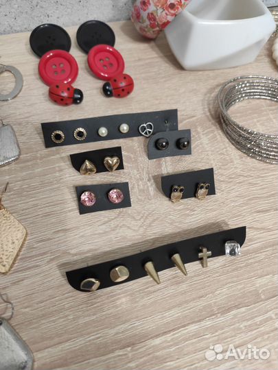 Бижутерия украшения разное много