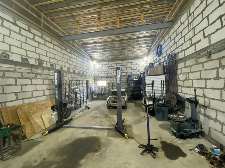 Гараж, > 30 м²