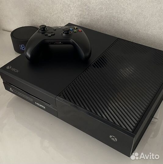 Xbox One + геймпад