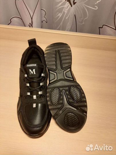 Кроссовки для девочки размер 35