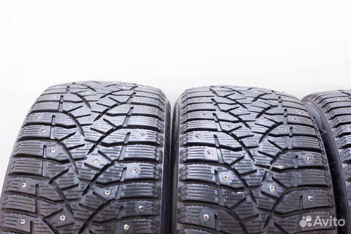 Bridgestone Blizzak Spike-02 235/45 R18 98T