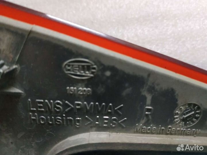 Фонарь крышки багажника правый Каризма