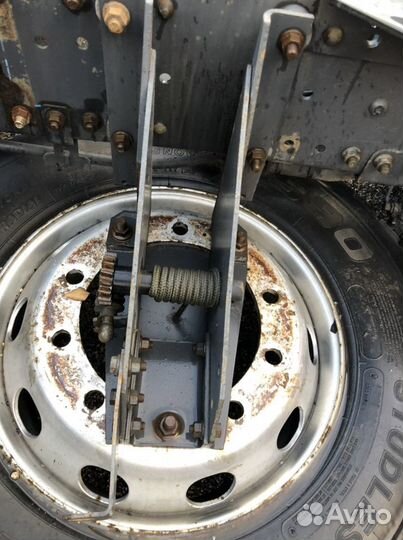 Mercedes Benz Actros кронштейн запаски