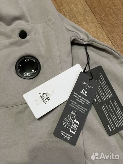 Худи CP. Company линза на плече