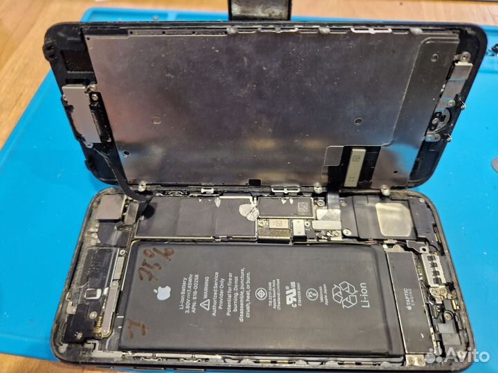 Телефон iPhone 7