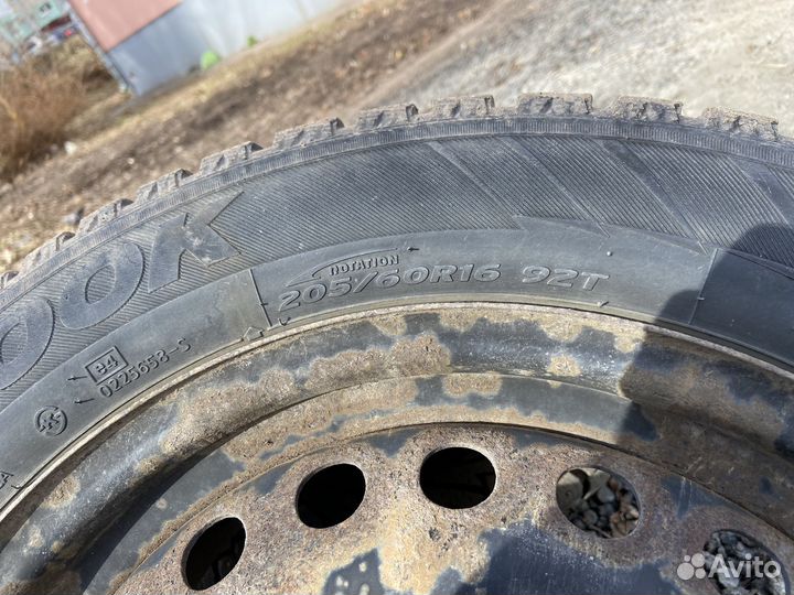 Hankook Winter I'Pike 205/60 R16 92T