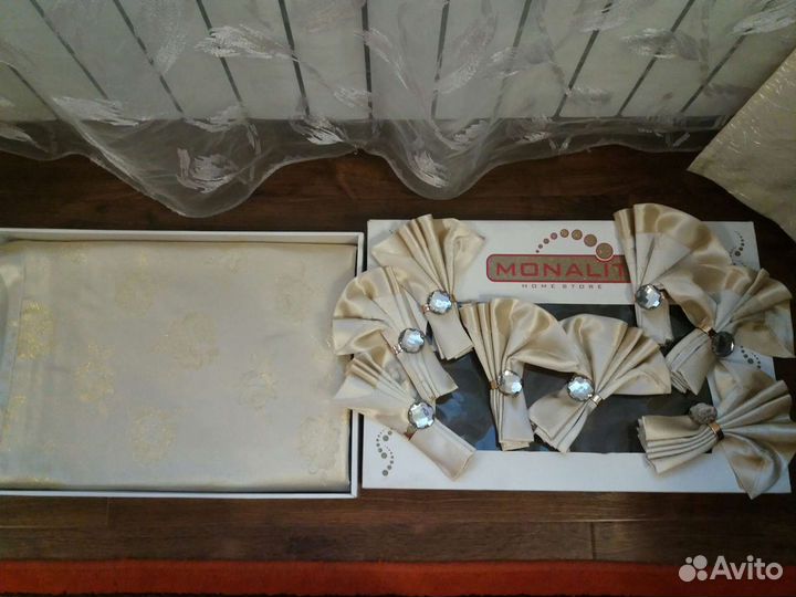 Скатерть с салфетками Новый набор