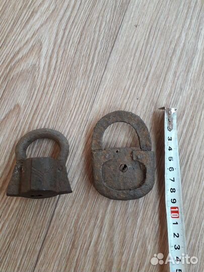 Старинные навесные замки