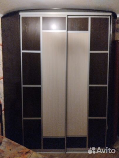 Угловой шкаф