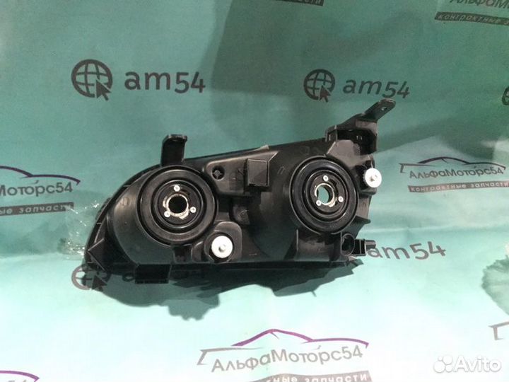 Фара передняя правая Toyota Ipsum SXM10 3S-FE 1998