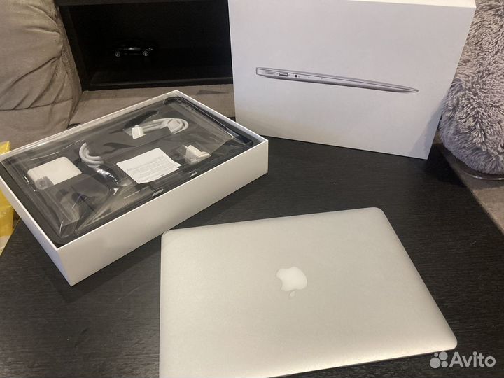 Macbook AIR 13-inch, 2017