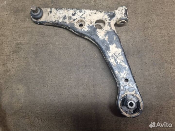 Рычаг передний левый Mitsubishi Lancer 9