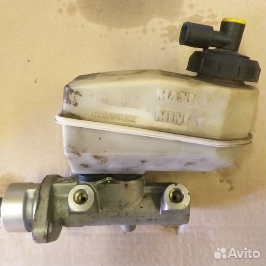 Главный тормозной цилиндр рено меган 1 сценик 1