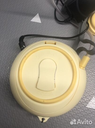 Молокоотсос medela электрический