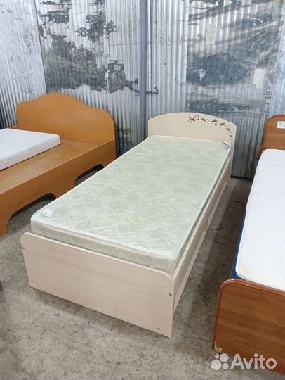 Кровать односпальная бу. Доставка бесплатно