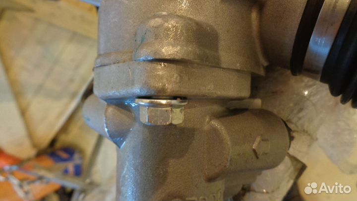 Рулевая рейка toyota land cruiser TO44020035061