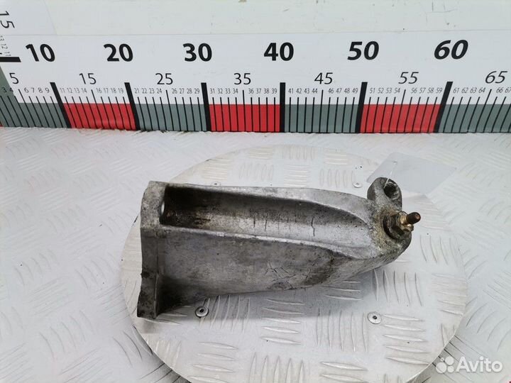 Кронштейн двигателя Volkswagen Golf 3 1997