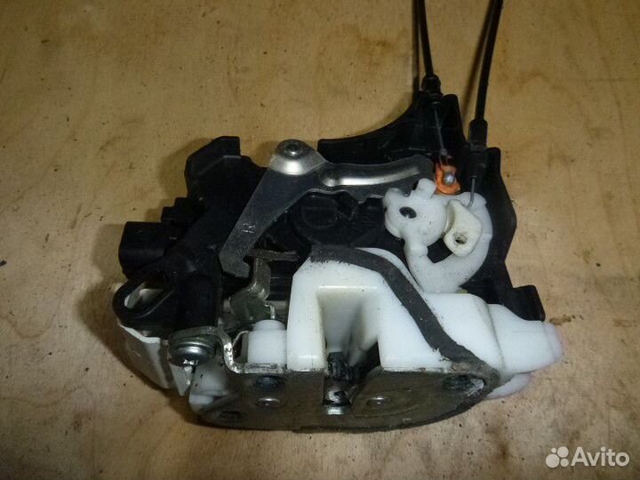 Замок двери передней правой mitsubishi lancer (CX