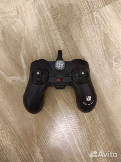 Полицейская машина-фургон на пульте управления