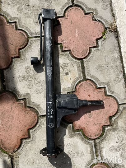 Домкрат mercedes