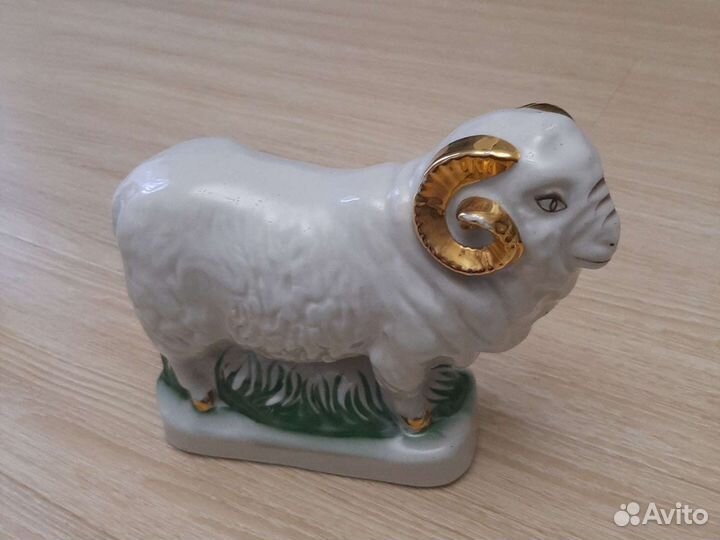 Статуэтка фарфор Баран