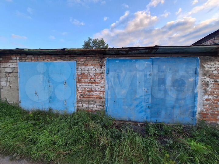 Гараж, > 30 м²