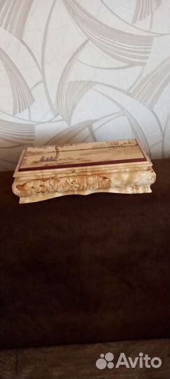 Шкатулка из карельской березы