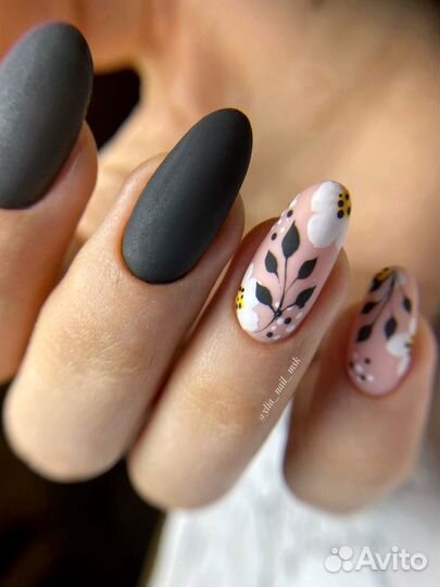 Маникюр/педикюр