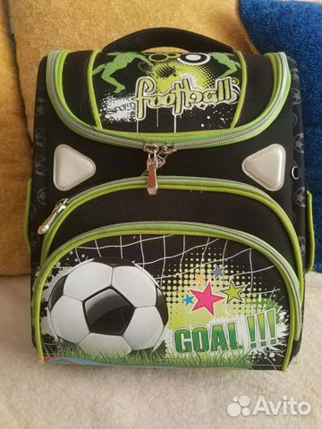 Рюкзак школьный Grizzly футбол