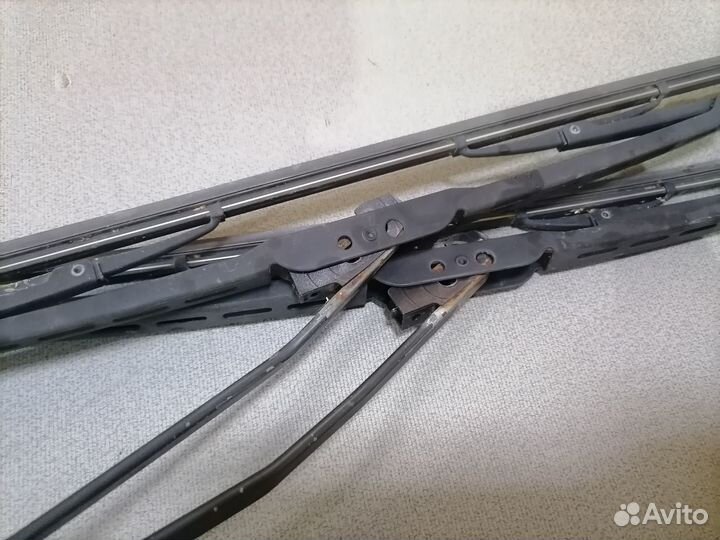 Поводок дворника передний Dodge Intrepid 1998-2004