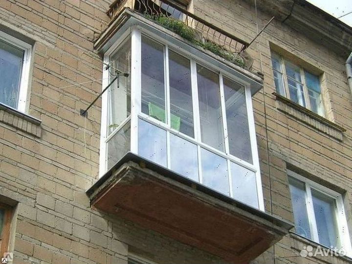 Балконы пластиковые с панорамным остеклением